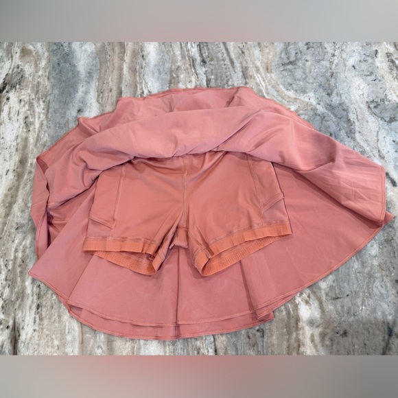 Women’s LULULEMON Court Revival Skort- Size 4 - Picture 6 of 8